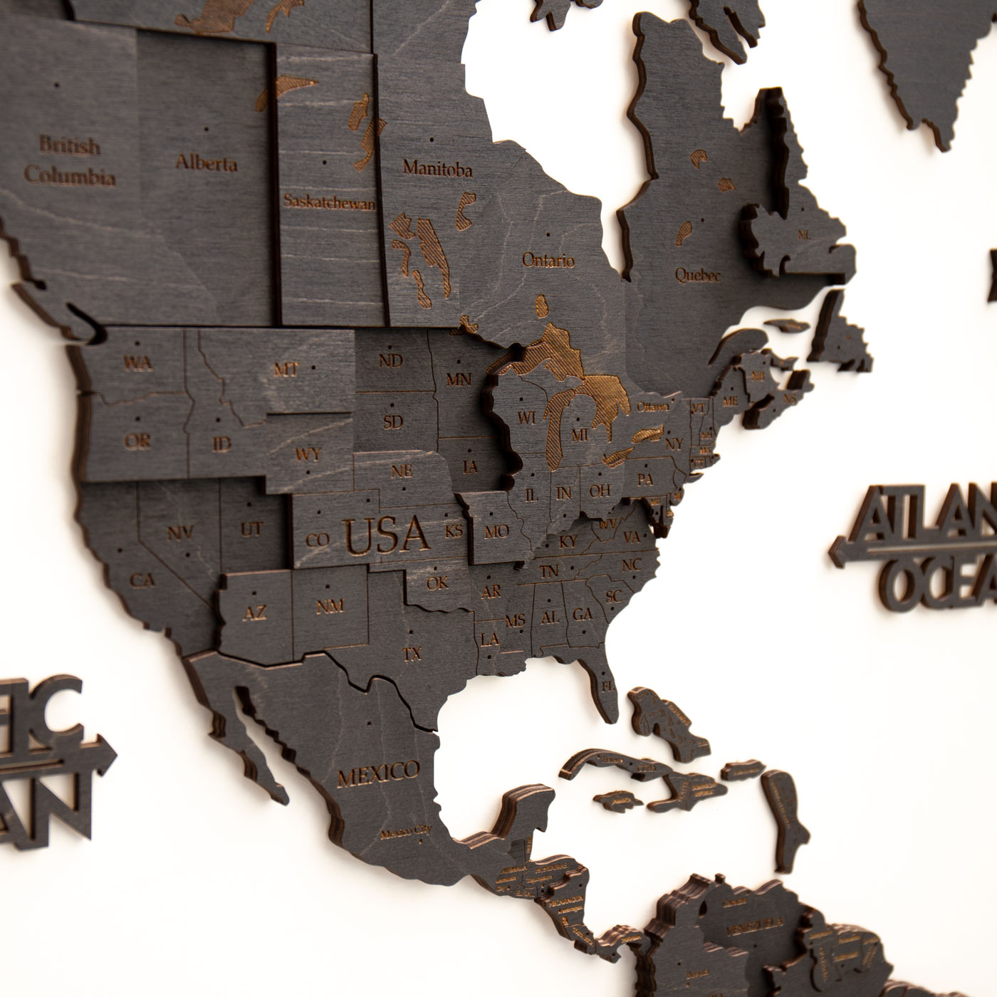 Μαύρος ξύλινος παγκόσμιος χάρτης. Διακόσμηση τοίχου. Ksilart